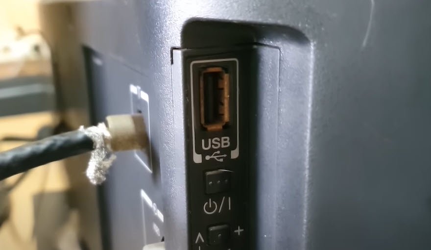 konektor usb